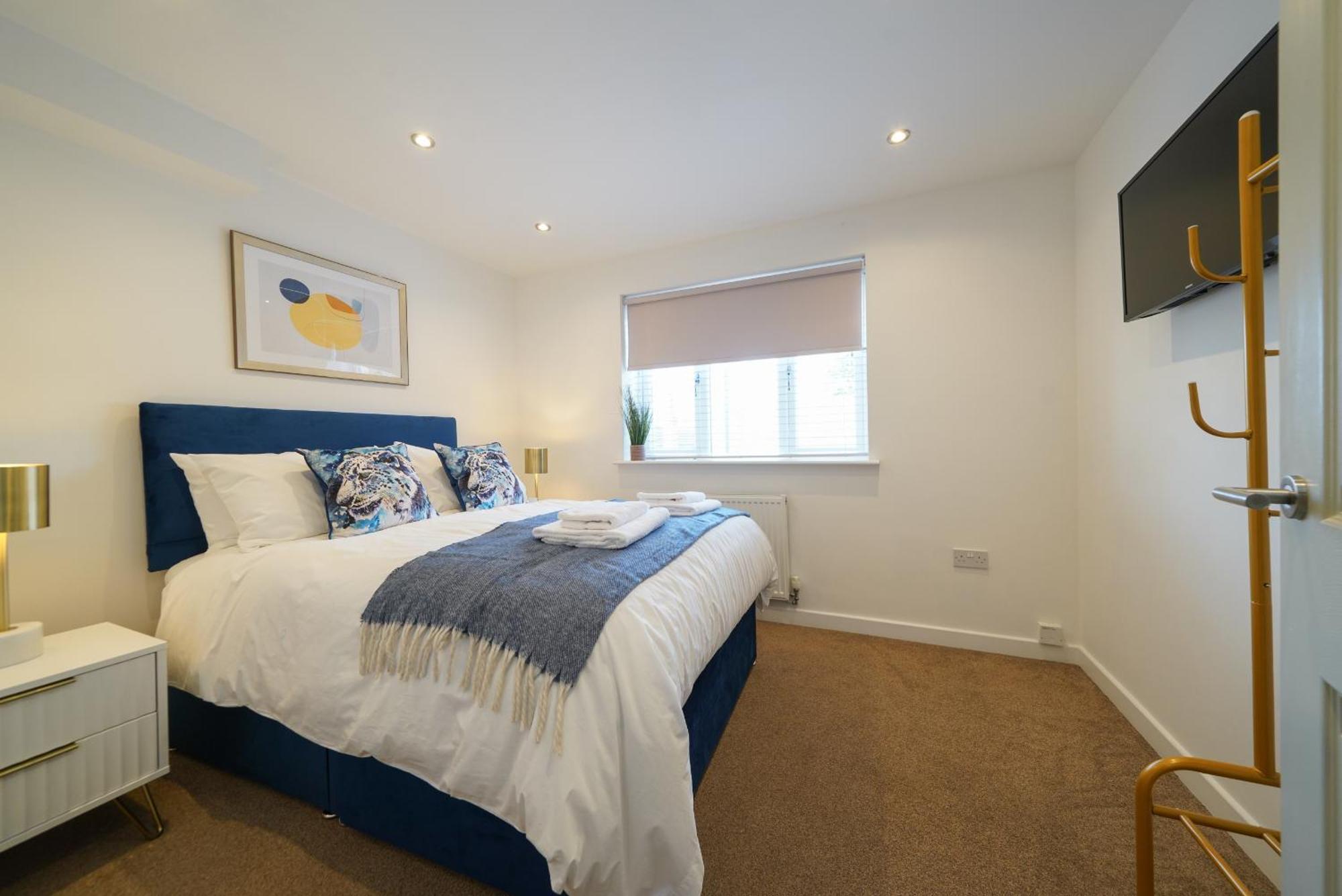 Castle Townhouse Kenilworth - Private Parking - 24 Hr Gym Access - Town Centreアパートメント 部屋 写真